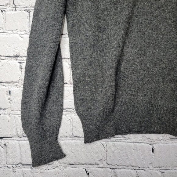 Vintage Trent 74 Robert Bruce 100% 2-Ply Wool Gray Vneck Sweater Size M - Picture 5 of 10